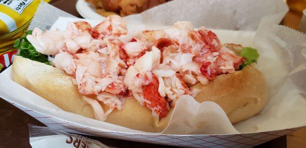 .5 lb lobster roll