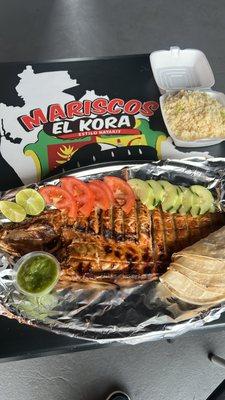 Pescado Sarandiado estillo Nayarit ...!
This is our FAMOUS Grilled fish "Pescado Sarandiado' comes with tortillas and rice