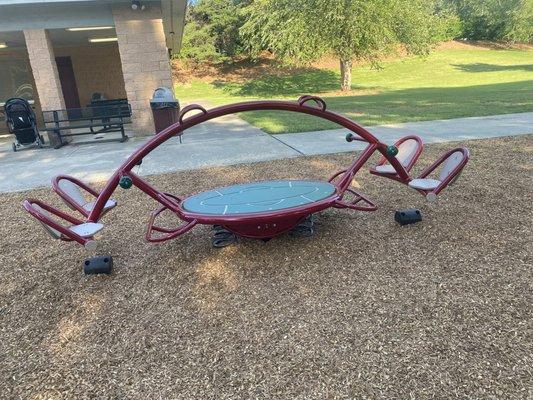 Four-person teeter totter