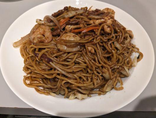 HOUSE LO MEIN