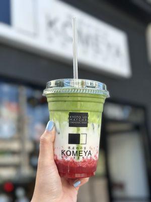 The creamy and delicious Strawberry matcha (classic).