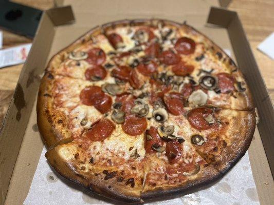 Large Pizza with pepperoni and mushrooms