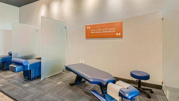 NuSpine Chiropractic open and spacious chiropractic therapy stations.