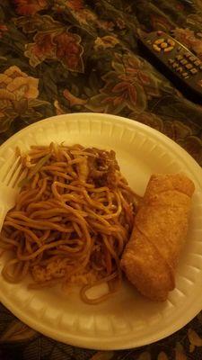 Beef lo mein an egg roll