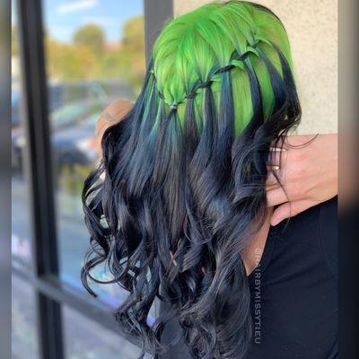 Instagram: Hairbymissytieu
Booking link: https://missytieu.glossgenius.com/