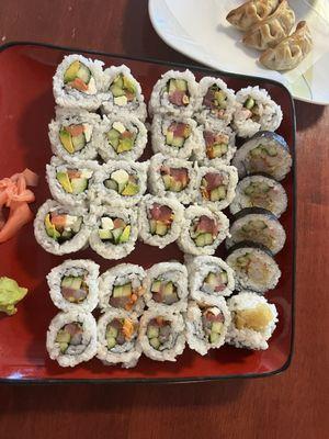 Shrimp tempura, Spicy Tuna, Dynamite Roll