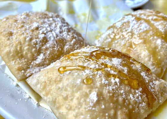 Sapopillas drizzled with pure honey