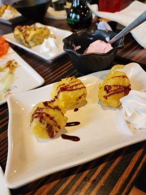 Banana tempura dessert