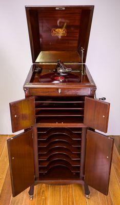 Vintage Phonograph Repair, Restoration and Sales @ Maison Robert.

How can we help?