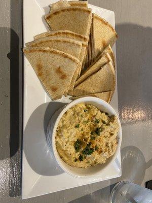 Crab dip with warm pita