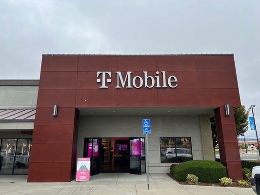 T-Mobile - picture taken with permission of staff. A big thank you to the staff!