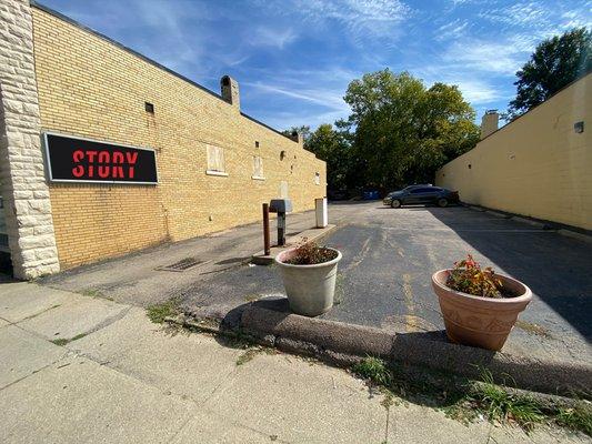 Story dispensary Parking, a free parking lot located just next door the dispensary at 3950 edwards rd cincinnati