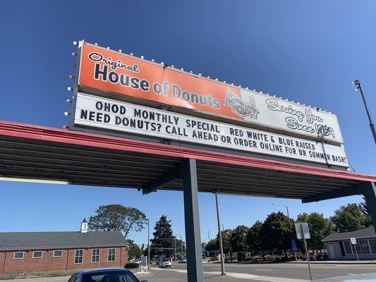 Sign by the road, Wednesday 2 August 2023.