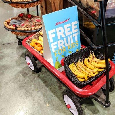 Free fruit for children!