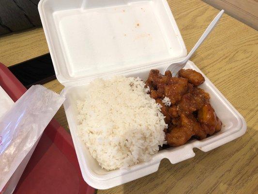 orange chicken lunch special (subbed white rice)