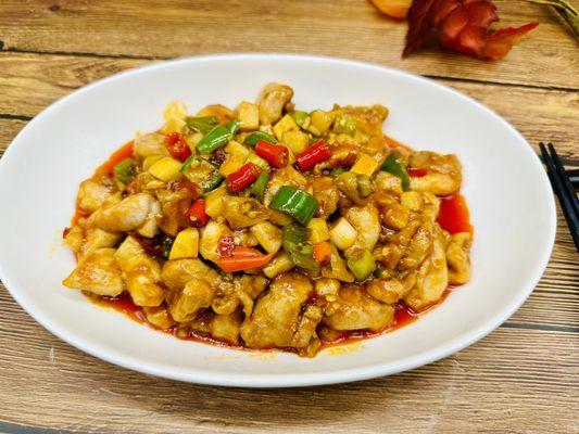 Stir-fried Spicy Chicken with Bell Pepper and Chili Pepper