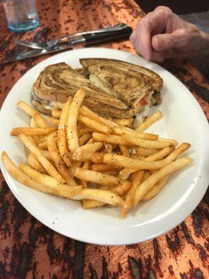 Linda's Rueben and fries