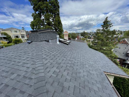 LANDMARK SHINGLES 
MOIRE BLACK COLOR
26 gauge metals