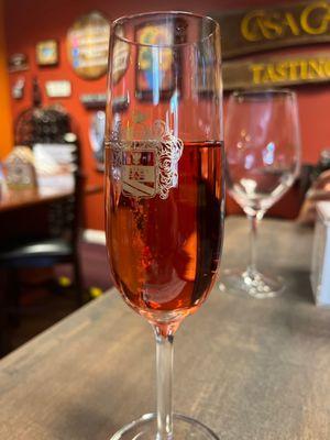 Delicious sparkling rose!