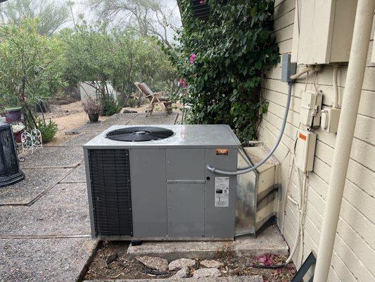 Trane over/under heat pump system