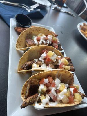 Mahi tacos