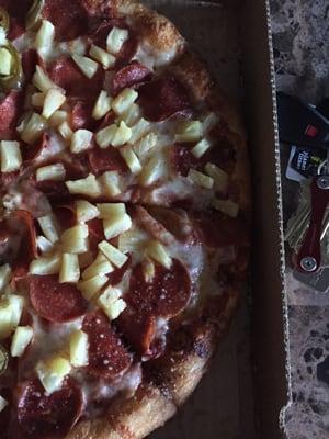 Pepperoni, pineapple , 1/2 with jalapeño .   Delicious !!!!