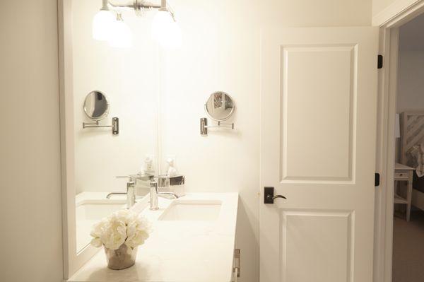 Creasey Construction makes your bathroom remodeling project easy and enjoyable. They're one of Springfield's best home r