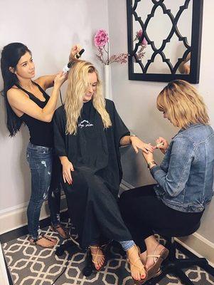 Your own multitasking glam squad!