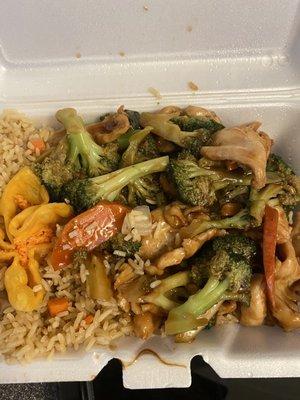 Lunch special: chicken and broccoli