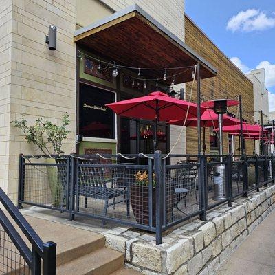 Nice patio, shade, umbrellas