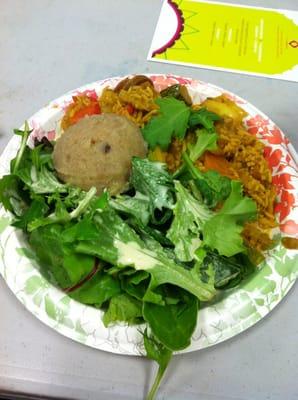 Curry rice with vegetables, salad and dessert