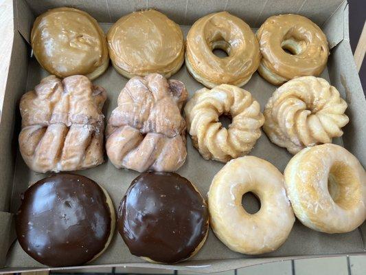 dozen -- Canadian maple, maple dip, apple fritter, honey crueller, Boston creme, and honey dip :)