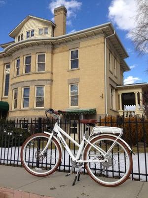 Pedego City Commuter at the Murray Mansion