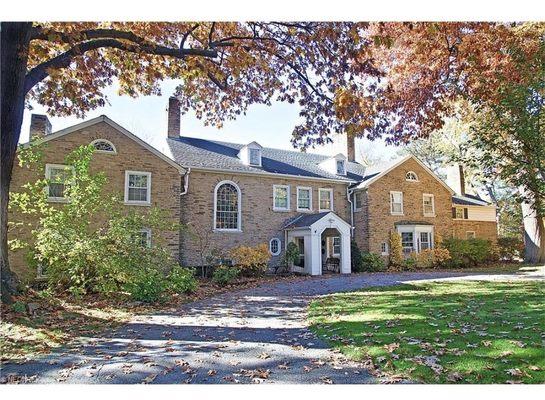 POCKET LISTING in Gates Mills!