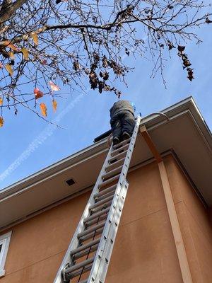 Gutter Cleaning an apartment building