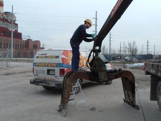 Pirtek mobile hose technician in the field.