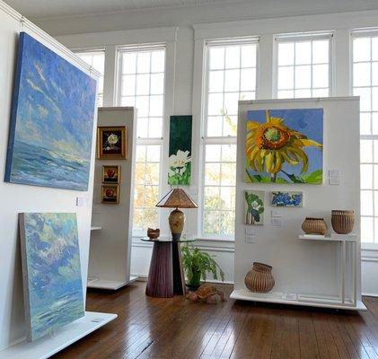 Interior view feat. work by Priscilla Whitlock, Krista Townsend, Richard Judd, Frances Coates, Davette Leonard, Leon Niehues, Suzanne Crane