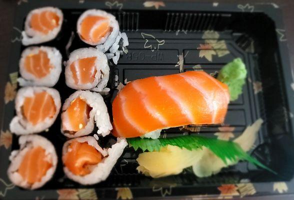 Salmon roll