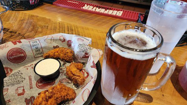 Happy hour special : chicken finger snack and a draft $5.50.