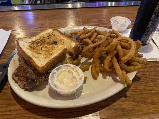 Rib Eye Steak Sandwich & Deep Fried Onions