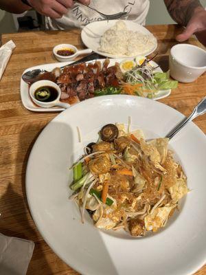 Kao Moo Dang street food platter in background (plenty food) and the Pad Woonsen in the front (amazing)