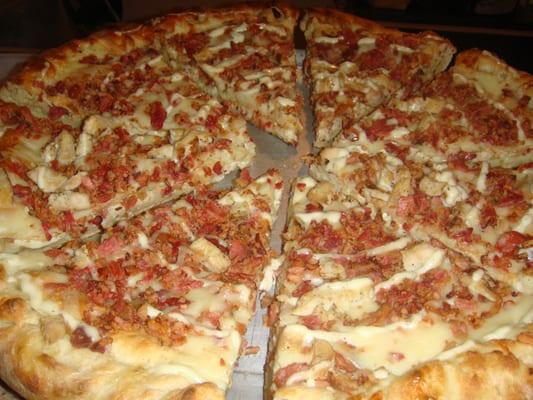 Stuffed Pizza - Bacon, chicken & Ranch