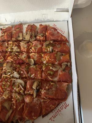 A "DELUXE" pizza