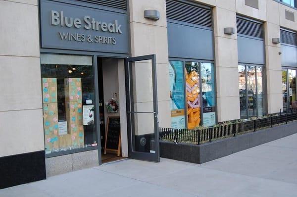 Blue Streak Wines & Spirits