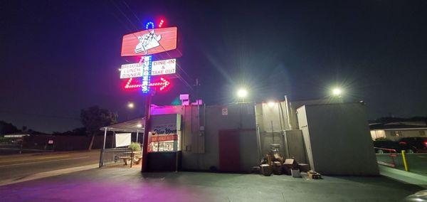 Not a drive thru but indoor seating and limited outdoor dinning