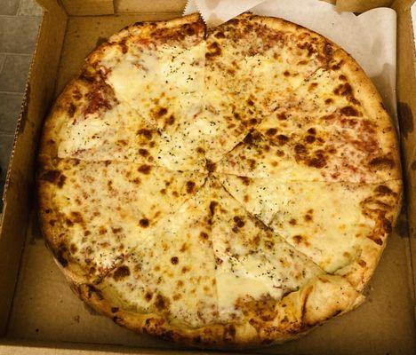 Large 4-cheese (Mozzarella, Ricotta, Parmesan and White American Cheese) Pizza