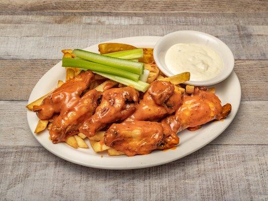 Buffalo Wings w/ Fries