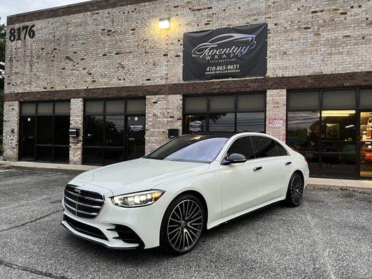 Mercedes s580 fully wrapped in gloss pearl from 3M