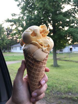 Vanilla & peanut butter waffle cone