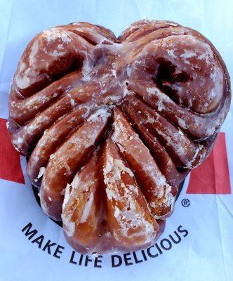 Butterfly Donut (Fancy Shaped Cinammon Roll)